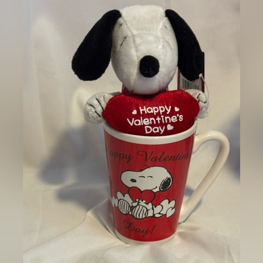 Snoopy Valentine's Day Mug with Plush